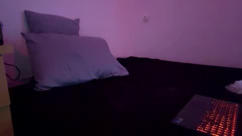 Snapshot of _thesconexo chatting on 12/20/25, 01:23 K online show from 12/20/25, 01:23