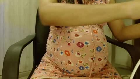 Snapshot of _tinyrousse_ chatting on 04/27/26, 01:25 Rousse online show from 04/27/26, 01:25