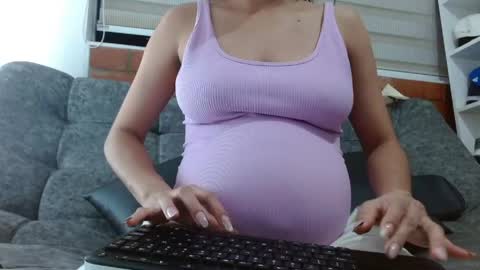 Snapshot of _tinyrousse_ chatting on 04/29/26, 11:33 Rousse online show from 04/29/26, 11:33