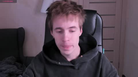 Snapshot of _tokyo_ghoul chatting on 12/04/24, 10:02 _tokyo_ghoul online show from 12/04/24, 10:02