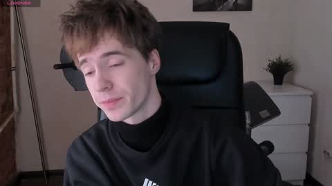 Snapshot of _tokyo_ghoul chatting on 02/01/25, 10:15 _tokyo_ghoul online show from 02/01/25, 10:15