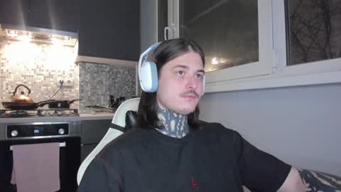 _torfin_ online show from 12/24/24, 07:44