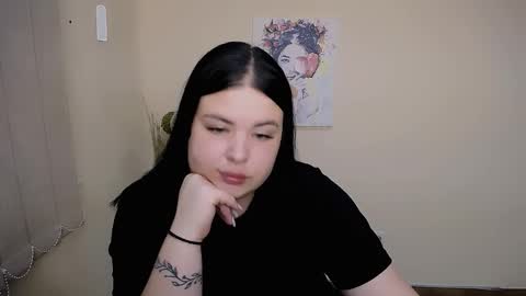 Snapshot of _trisha_li chatting on 09/10/25, 12:05 Trisha online show from 09/10/25, 12:05