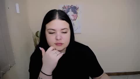 Snapshot of _trisha_li chatting on 09/14/25, 06:12 Trisha online show from 09/14/25, 06:12