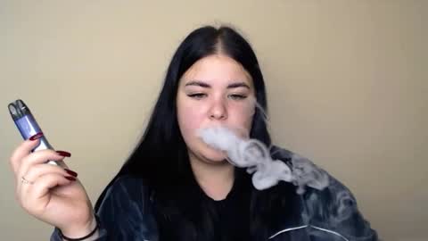 Snapshot of _trisha_li chatting on 10/01/25, 12:22 Trisha online show from 10/01/25, 12:22