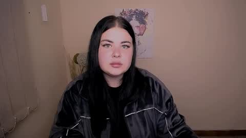 Snapshot of _trisha_li chatting on 10/06/25, 12:13 Trisha online show from 10/06/25, 12:13