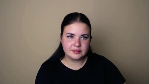 Snapshot of _trisha_li chatting on 10/09/25, 11:19 Trisha online show from 10/09/25, 11:19