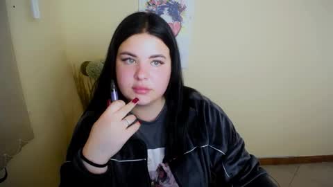 Snapshot of _trisha_li chatting on 10/13/25, 12:05 Trisha online show from 10/13/25, 12:05