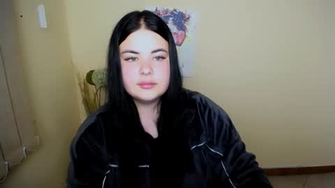 Snapshot of _trisha_li chatting on 10/20/25, 11:54 Trisha online show from 10/20/25, 11:54