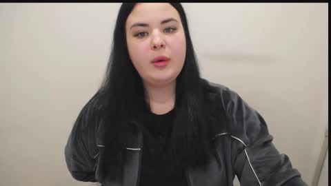 Snapshot of _trisha_li chatting on 11/10/25, 12:59 Trisha online show from 11/10/25, 12:59