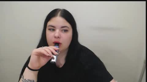 Snapshot of _trisha_li chatting on 11/13/25, 02:49 Trisha online show from 11/13/25, 02:49