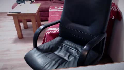 Snapshot of _trythis_ chatting on 02/01/26, 05:44 _trythis_ online show from 02/01/26, 05:44