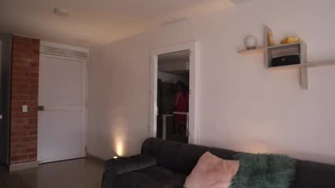 Anastasia Vahos online show from 10/08/25, 05:21