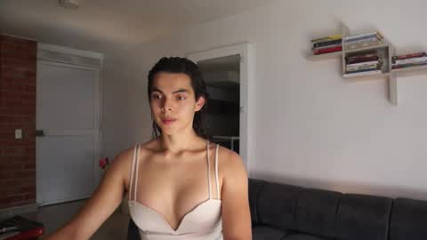 Anastasia Vahos online show from 11/05/25, 05:24