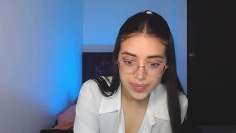 Snapshot of _valentinax_ chatting on 02/13/26, 11:50 Vale online show from 02/13/26, 11:50