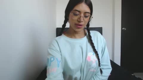 Snapshot of _valentinax_ chatting on 02/26/26, 11:53 Vale online show from 02/26/26, 11:53