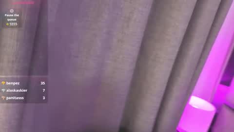 Snapshot of _valeria_saenz_ chatting on 01/14/26, 08:31 _valeria_saenz_ online show from 01/14/26, 08:31