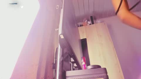    online show from 10/02/25, 05:03