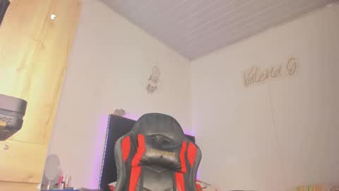    online show from 10/12/25, 10:53