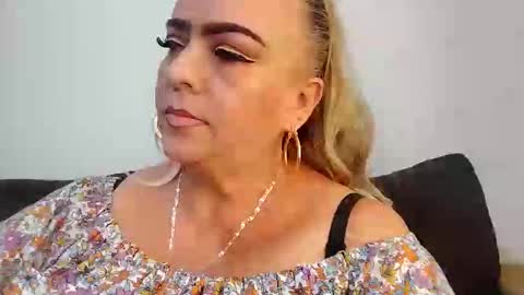 Valerie online show from 11/01/25, 03:25