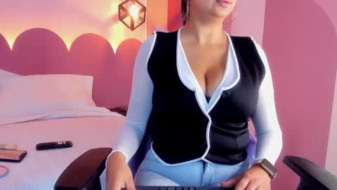 _valeryboobs_ online show from 11/14/25, 12:48