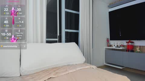 Snapshot of _veenus chatting on 02/08/25, 02:04 stephany online show from 02/08/25, 02:04