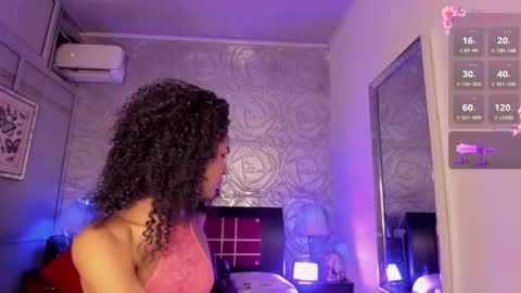 Snapshot of _vennuss_ chatting on 11/25/25, 05:18 Venus online show from 11/25/25, 05:18