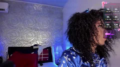 Snapshot of _vennuss_ chatting on 12/04/25, 11:24 Venus online show from 12/04/25, 11:24