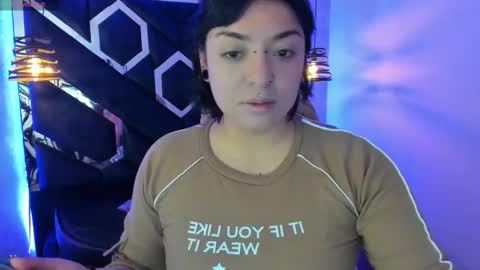 Snapshot of _vermell_ chatting on 10/11/25, 07:23 Vermeil online show from 10/11/25, 07:23