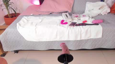 Veronica online show from 02/19/25, 12:44