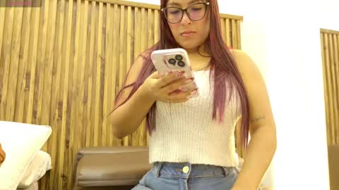 Veronica online show from 10/21/25, 11:55