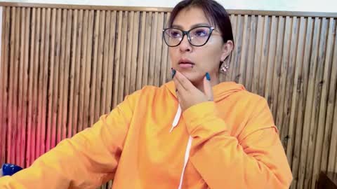 Veronica online show from 12/19/25, 12:56