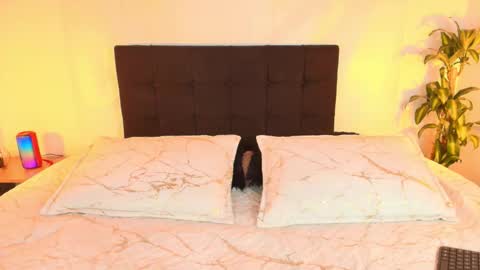 Victoria Fox online show from 12/05/25, 01:20