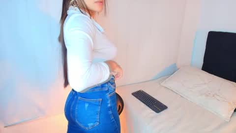 Victoria Fox online show from 02/06/26, 10:35