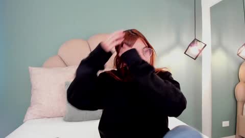 Snapshot of _vix555_ chatting on 12/10/24, 11:43 Vix online show from 12/10/24, 11:43