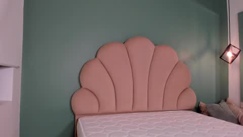 Snapshot of _vix555_ chatting on 12/16/24, 07:37 Vix online show from 12/16/24, 07:37