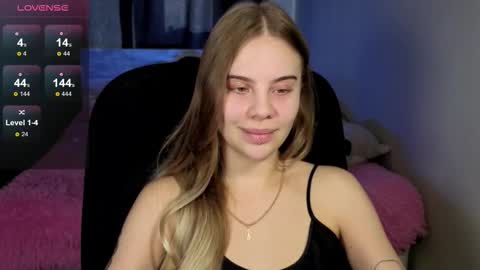 Snapshot of _wednesday_addams_ chatting on 10/24/25, 08:22 Vera online show from 10/24/25, 08:22