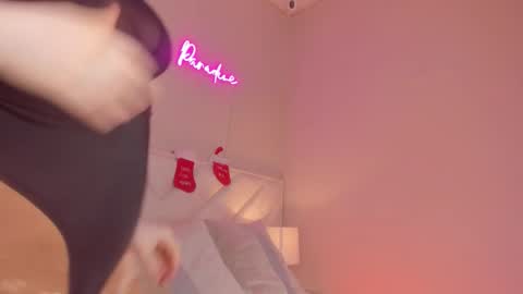 _wendy_x online show from 12/18/25, 11:38