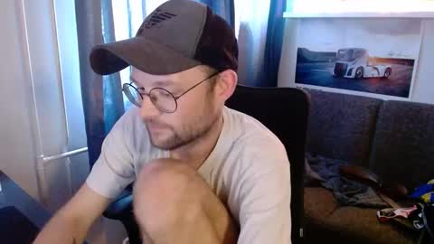 _whoisthatguy_ online show from 05/27/26, 05:21