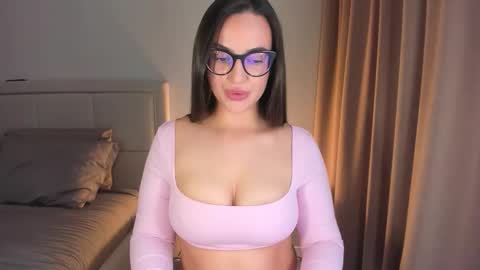 Nika online show from 10/12/25, 10:03