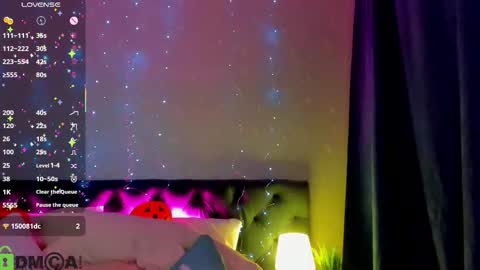 Snapshot of _xna_ chatting on 10/25/25, 01:24 Xna online show from 10/25/25, 01:24