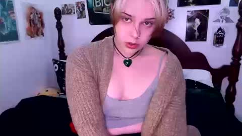 Snapshot of _xxalexx chatting on 10/12/25, 02:32 _xxalexx online show from 10/12/25, 02:32