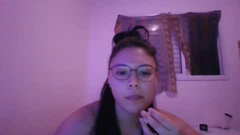 Snapshot of _youme chatting on 09/11/25, 01:17 _youme online show from 09/11/25, 01:17
