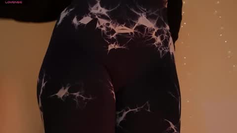 Macca and Ana online show from 04/21/26, 04:30