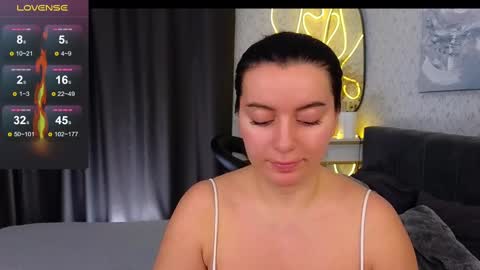 Snapshot of _your_sweetdream chatting on 02/26/25, 08:26 Jasmine online show from 02/26/25, 08:26