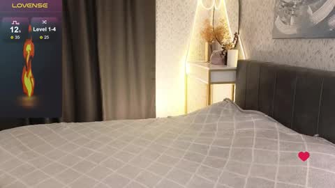 Snapshot of _your_sweetdream chatting on 10/19/25, 08:04 Jasmine online show from 10/19/25, 08:04