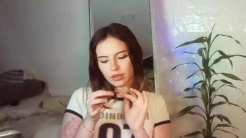 Snapshot of _yourcherrybomb chatting on 11/17/25, 02:17 _yourcherrybomb online show from 11/17/25, 02:17