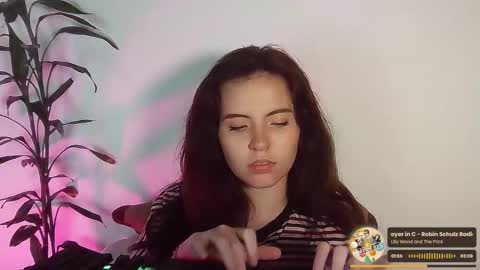 Snapshot of _yourcherrybomb chatting on 12/02/25, 03:23 _yourcherrybomb online show from 12/02/25, 03:23