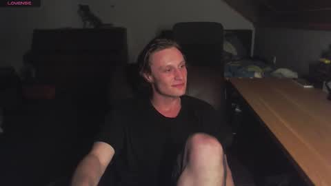 _yourcuteboy_ online show from 09/28/25, 10:37