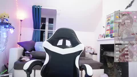 Snapshot of _yummy_girl_ chatting on 02/10/25, 07:38 Polly online show from 02/10/25, 07:38